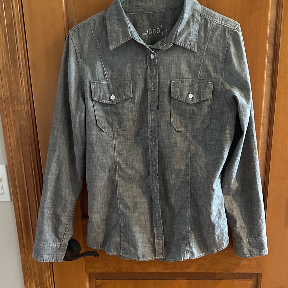 Gap 1969 Womens Grey Chambray Button Down Shirt Size Large Cotton
